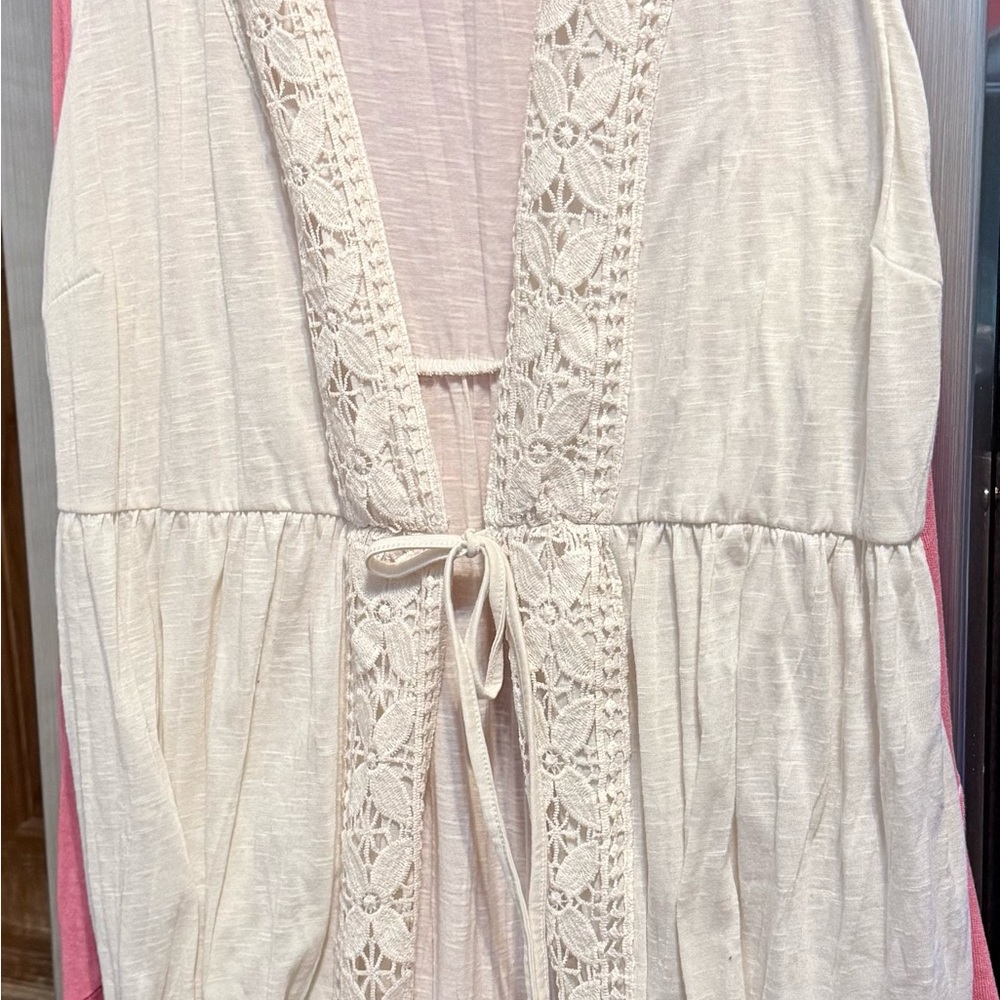 Cream Lace Trim Sleeveless Top